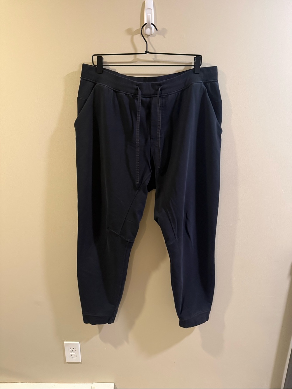 lululemon athletica Men's Navy Black Jogger Pants